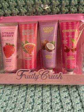 Simple Pleasures Fruity Crush Hand Cream Set - Pink